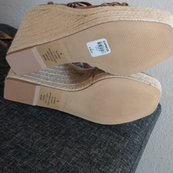 NWT Express Strappy Wedges - Picture 4 of 6